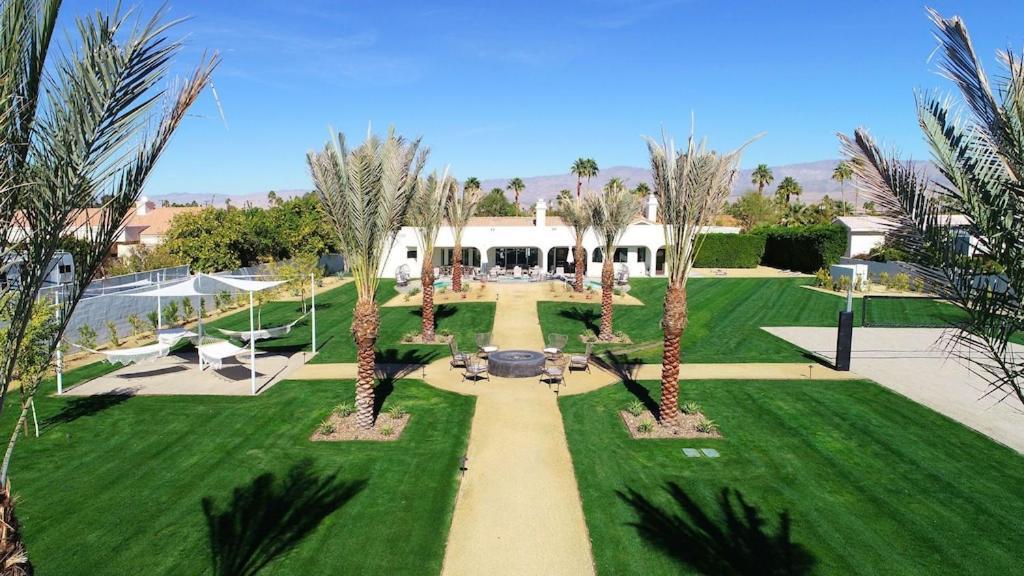 Delaware Estate - Expansive Backyard, Pool/Spa, Games, Great For Entertaining! Villa Palm Desert Exterior photo