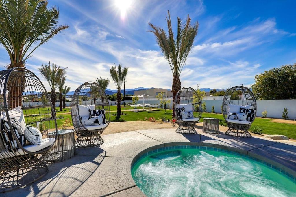 Delaware Estate - Expansive Backyard, Pool/Spa, Games, Great For Entertaining! Villa Palm Desert Exterior photo